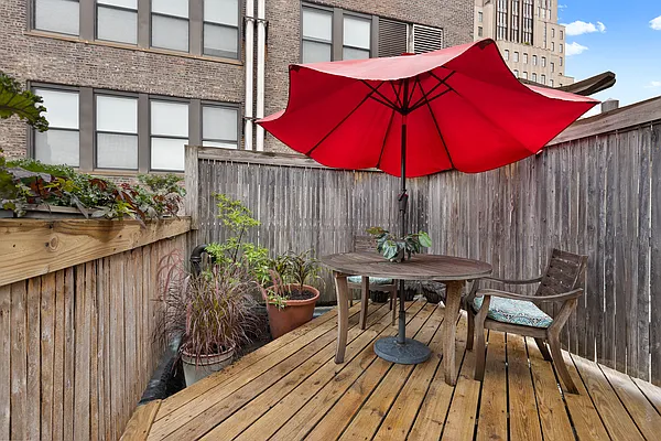Sold by Compass | media 10