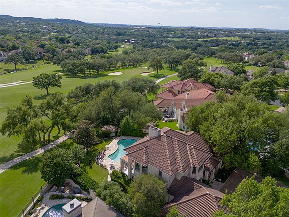 4th image of 34 Wingreen Loop