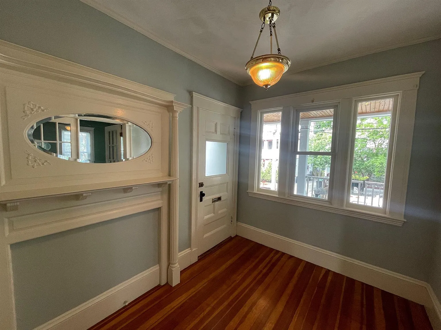 2 bed, 1000 sqft, $3,300 — Photo 4