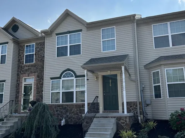 210 Royal Dr, Manchester, PA 17345