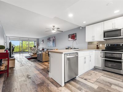535 Oaks Drive #404, Pompano Beach, FL, 33069