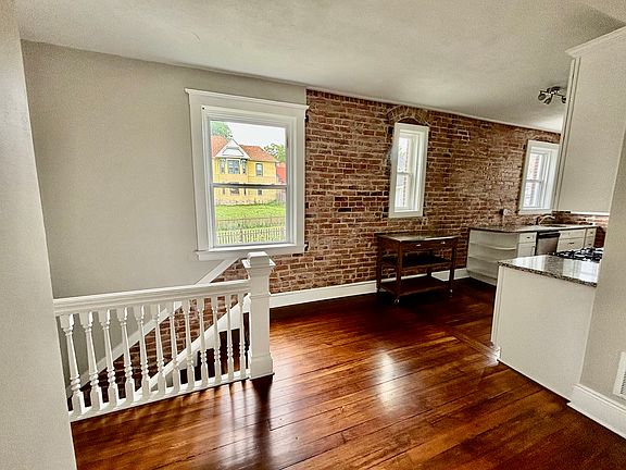 4th image of 335 Brooklyn Ave