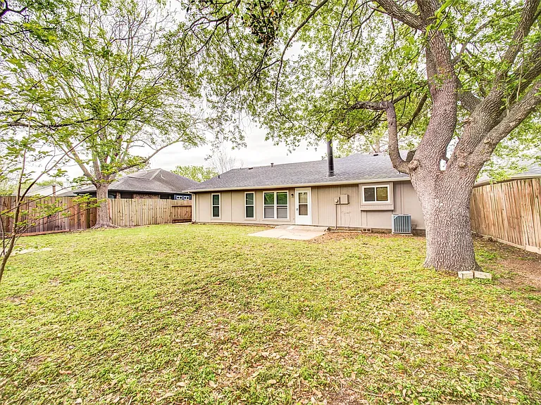 7114 Buchanan Dr — Photo 26
