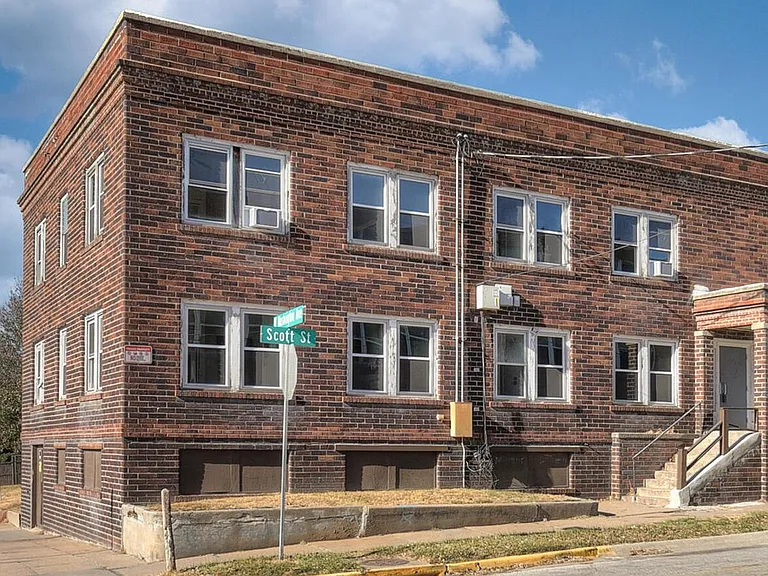 ZB - 208 Scott St — Photo 13