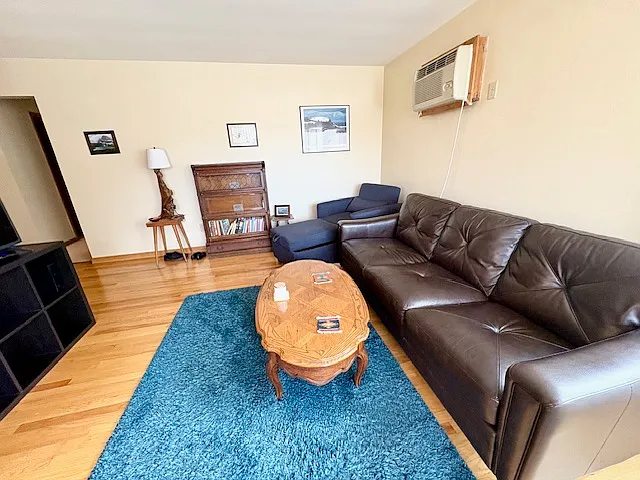 1659 Capital Ave #1 — Photo 3