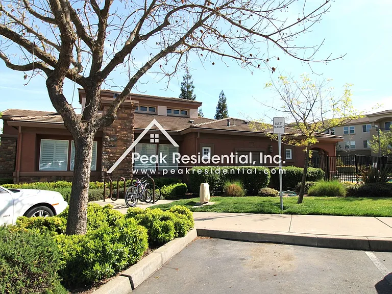 300 Moon Cir #333 — Photo 6