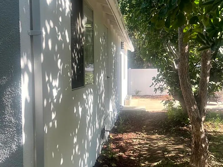 5724 & 5726 Lemona Ave — Photo 16