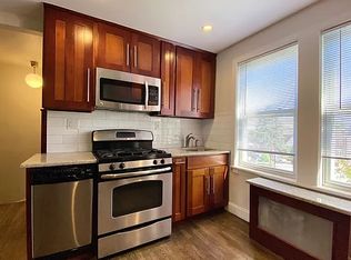 20-33 32nd St #3L, Astoria, NY 11105