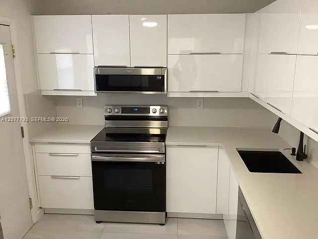 Rolling Green Condo C — Photo 3