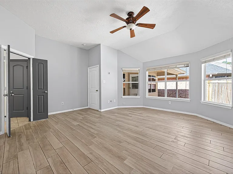 10542 Parkside Dr — Photo 27