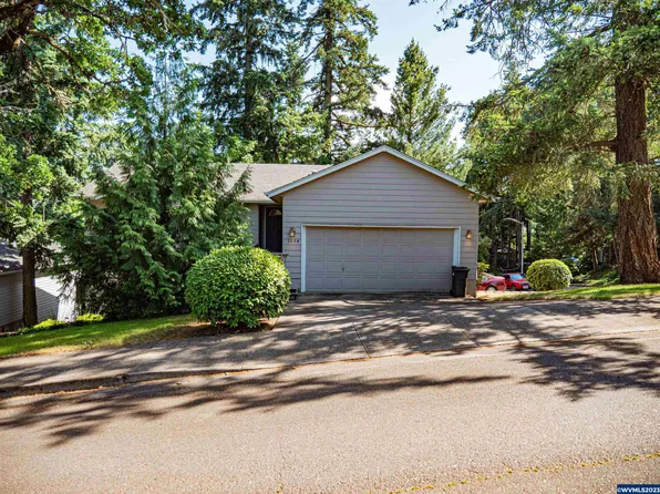 1054 Ashwood Ct SE, Salem, OR 97302
