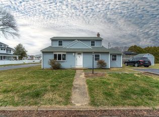 12 E Bishop St, Waterford, CT 06385