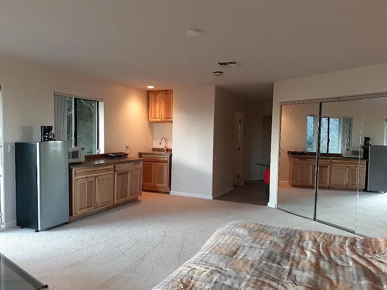 1051 Wharf St — Photo 6