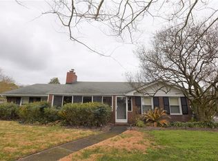 261 E McGinnis Cir, Norfolk, VA 23502