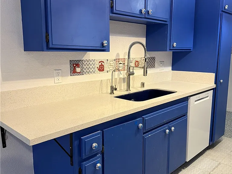 5500 Lindley Ave #222 — Photo 9