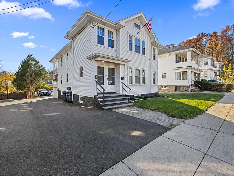 11 Hillview Ave #1 — Photo 32