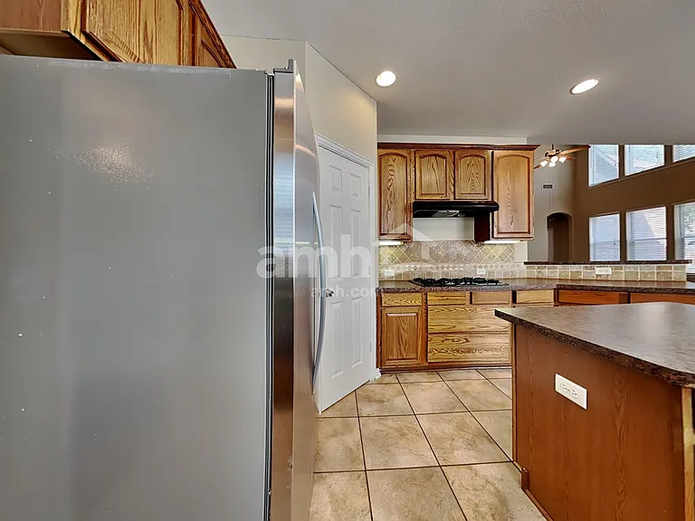 1245 Potter Ave — Photo 3