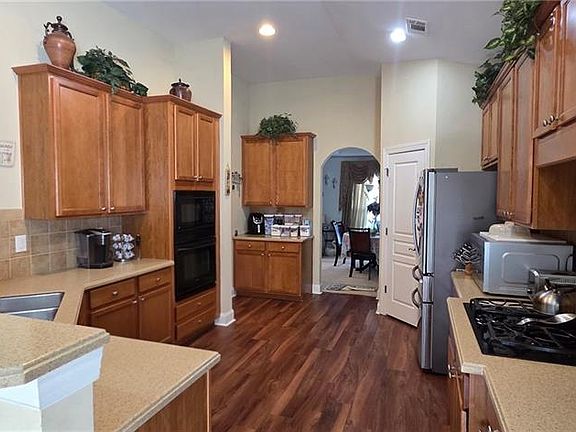 5th image of 3527 Maple Hill Rd