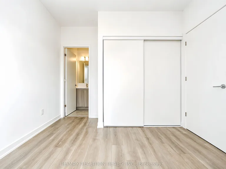 7439 Kingston Rd #101A — Photo 17