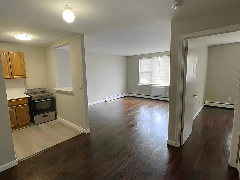 12-105 Willard St #104 — Photo 3