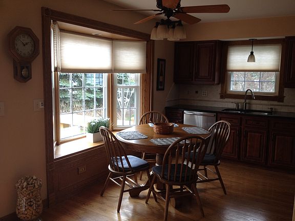 5th image of 1521 W Canterbury Ct