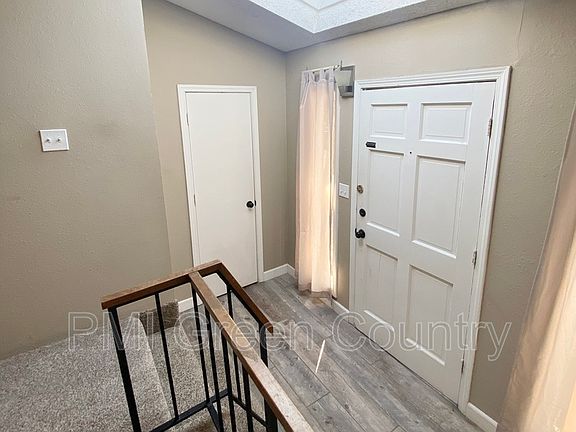 5th image of 1407 E 38th Pl Unit B