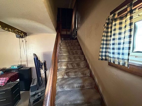 4th image of 204 Douglas Ave
