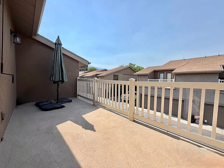 8758 S Oakwood Park Cir — Photo 16