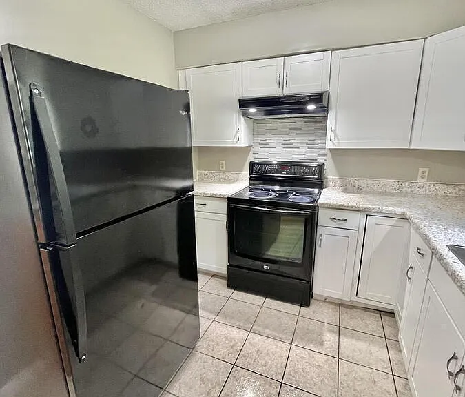 2605 Singing Hills Dr — Photo 10