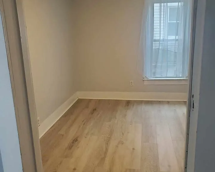 628 E 6th St #3 — Photo 3