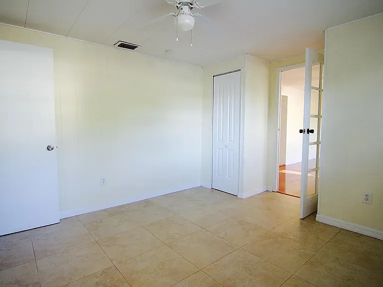 3 bed, 1200 sqft, $2,000 — Photo 3