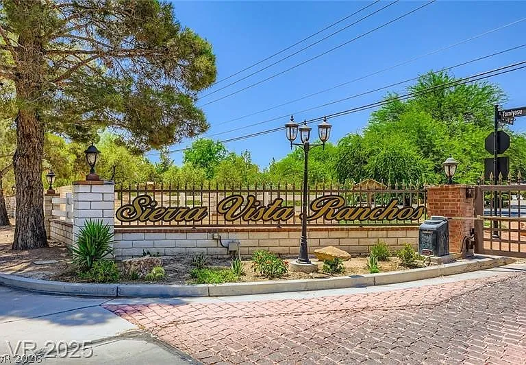 7082 Mira Vista St — Photo 8