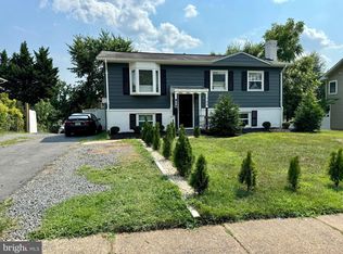 709 W Church Rd, Sterling, VA 20164