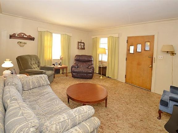 3rd image of 1074 Beechmeadow Ln