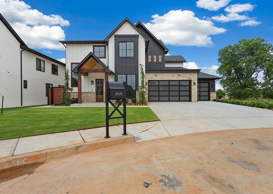 1st image of 2009 Colonial Way
