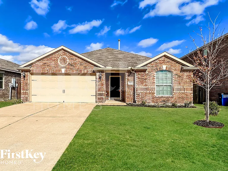 2029 Cone Flower Dr — Photo 1