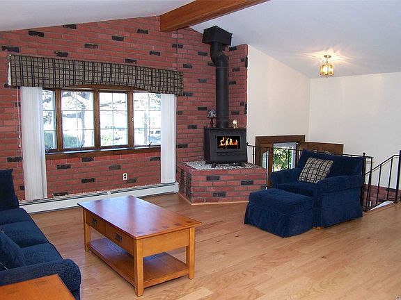 2nd image of 481 Lockwood Dr