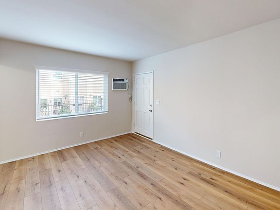 3rd image of 2335-37 Montrose Ave #A
