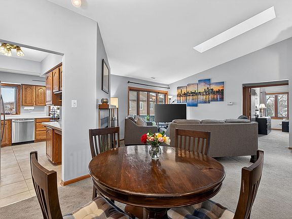5th image of 6443 Oak Forest Ave Unit 3E