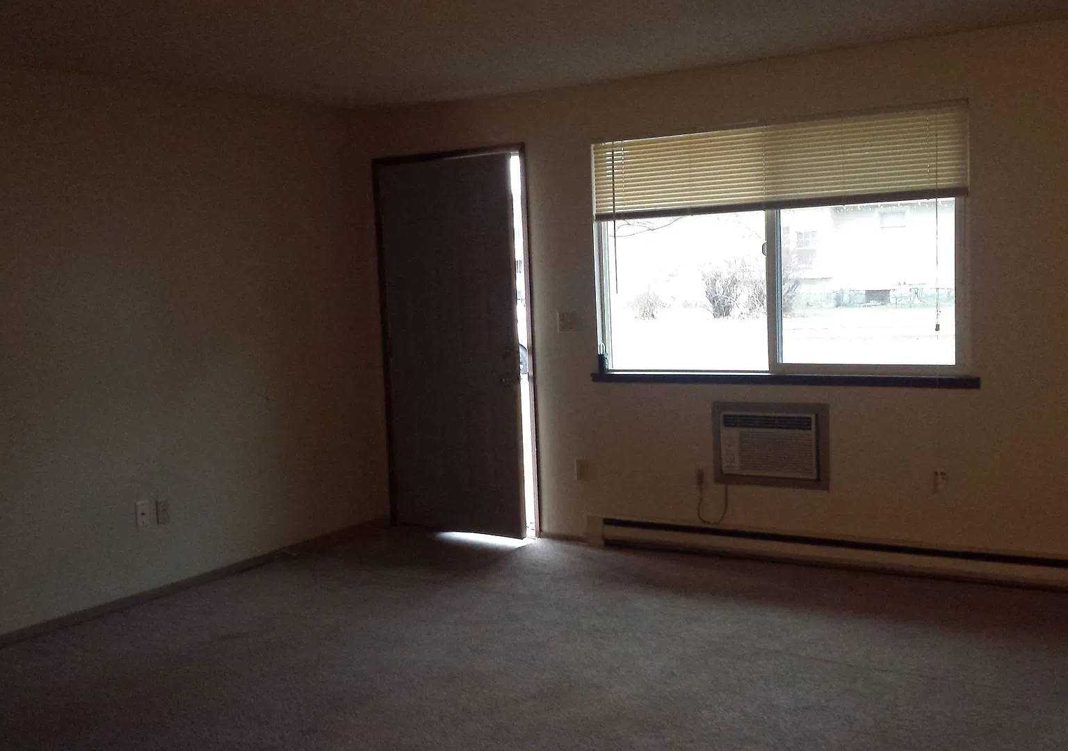 2201 E Cataldo Ave — Photo 2