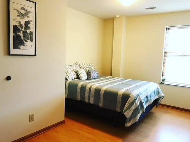 322 N Henry St — Photo 12