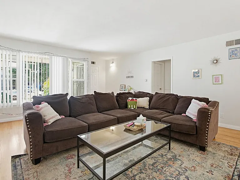 5556 Mary Lane Dr — Photo 4