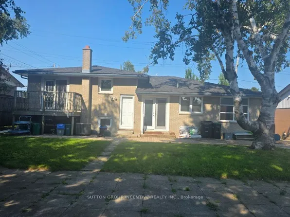 83 Glenwood Dr, Barrie, ON L4N 1R5