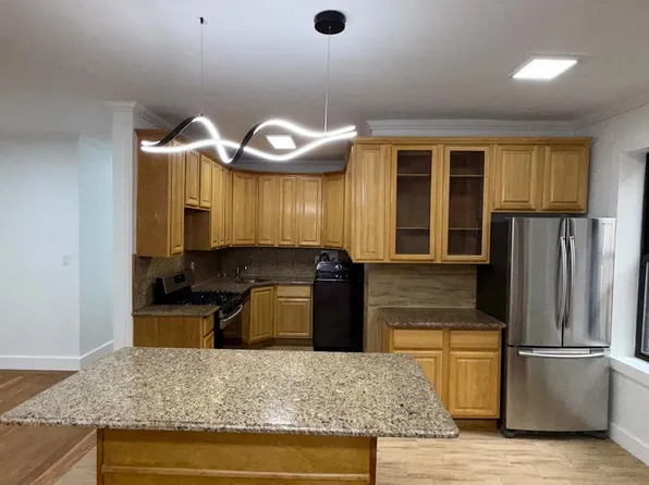 570 Westminster Road image 3 of 21