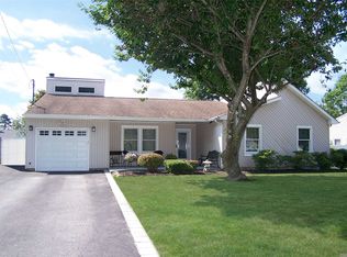 876 Peconic St, Ronkonkoma, NY 11779