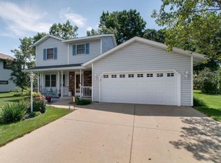 950 Westview Circle Dr, Onalaska, WI 54650