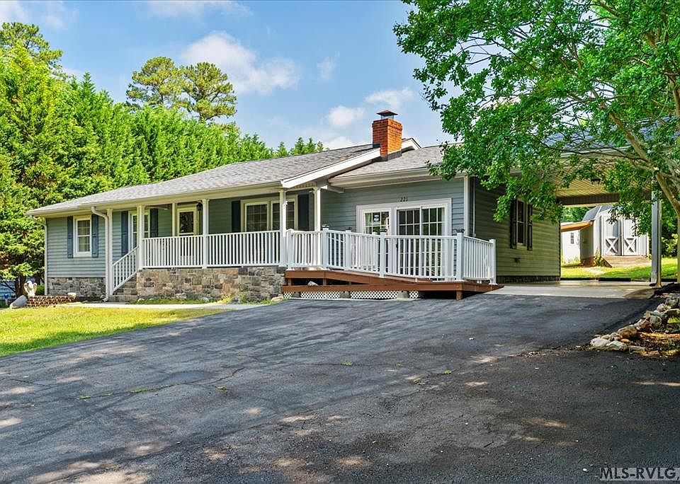 1st image of 221 Hemlock Dr