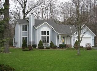 2047 Breeze Dr, Holland, MI 49424