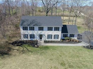 6 Meadow Sea Ln, Setauket, NY 11733