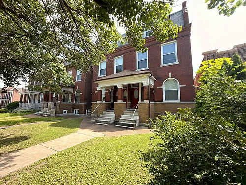 1852 Russell Blvd #1852A Photo 1
